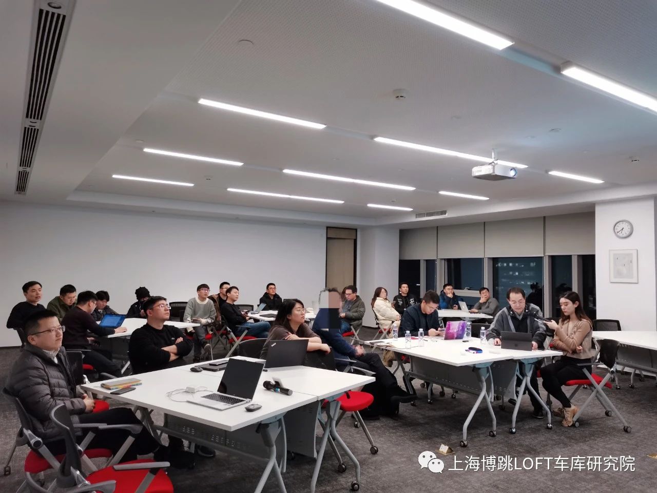 信阳杭州LOFT车库专题会
